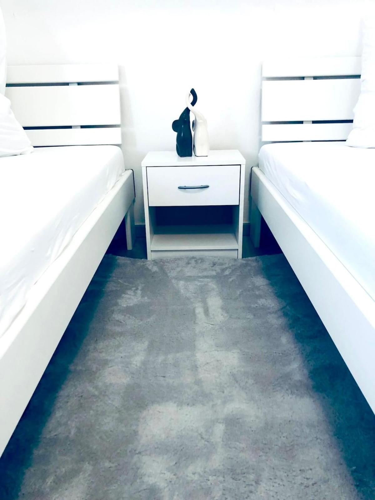 Wohnung Mit Neuem Bad Und Kueche ゲルゼンキルヒェン エクステリア 写真